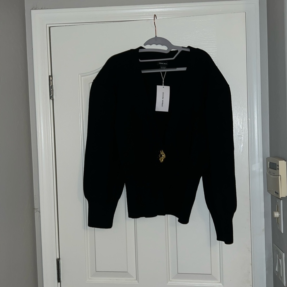 Urban Revivo Black Viral Sweater